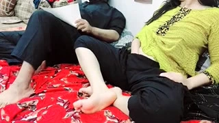 Pakistani teenie masturbating