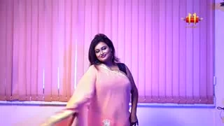 Kolkatan in saree undressed