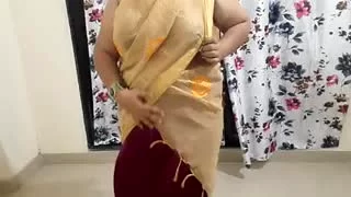 Horny bhabhi with huge boobs