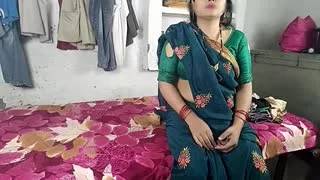 Hindi has sex with step brother in the room
