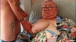Fat mummy eating cum