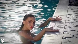 Solo actress in the pool