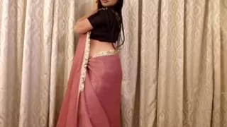 Sexy aunt in saree
